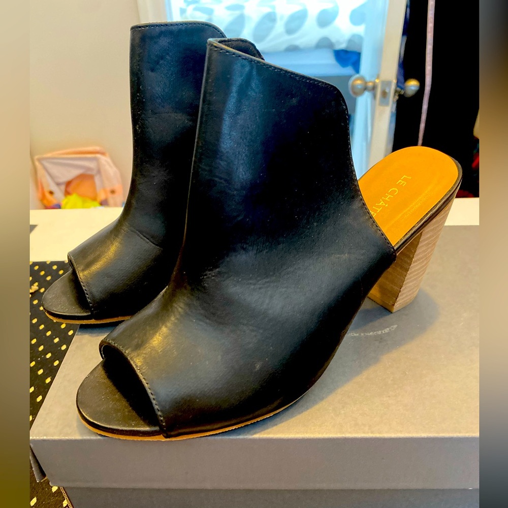 LE CHATEAU OPEN HEEL WEDGE SHOE